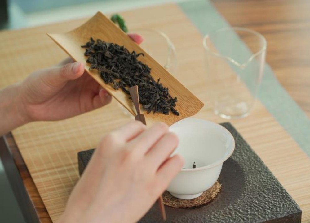 冲泡乌龙茶的水温一般选择多少度