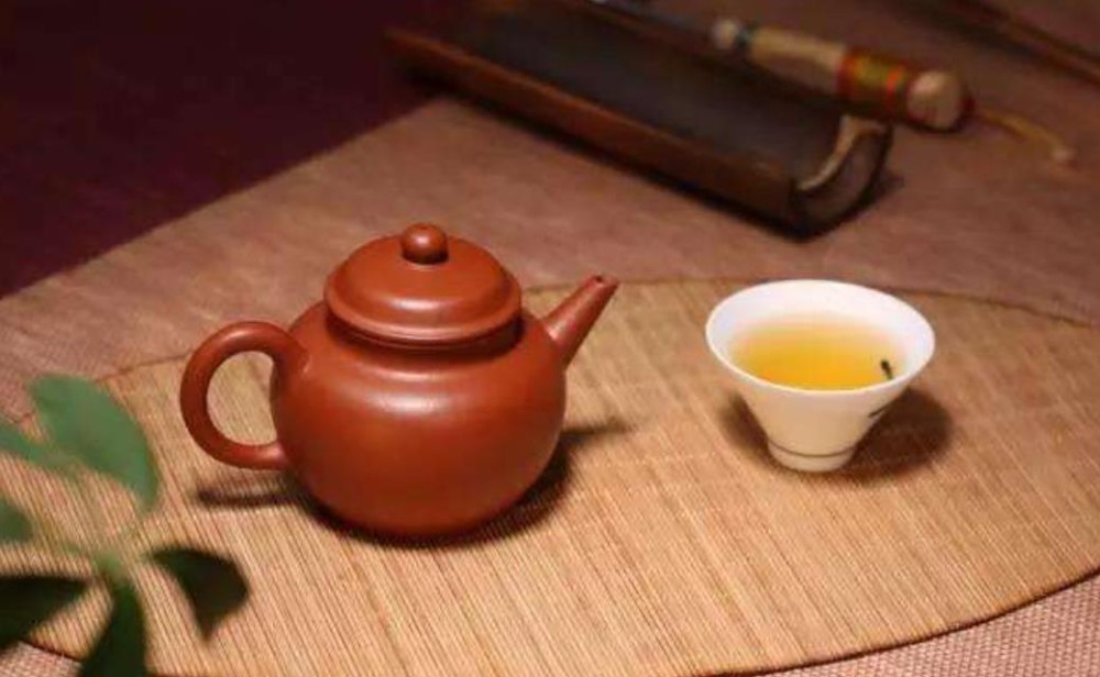 冬天到了，泡茶小心壶裂，温壶很关键