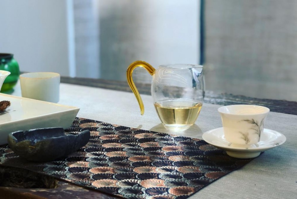 如何选择白茶,散茶好还是紧压茶好