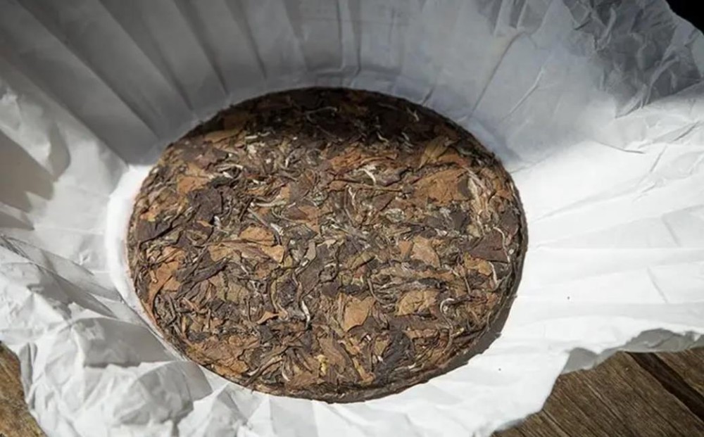 怎么判断做旧的老白茶