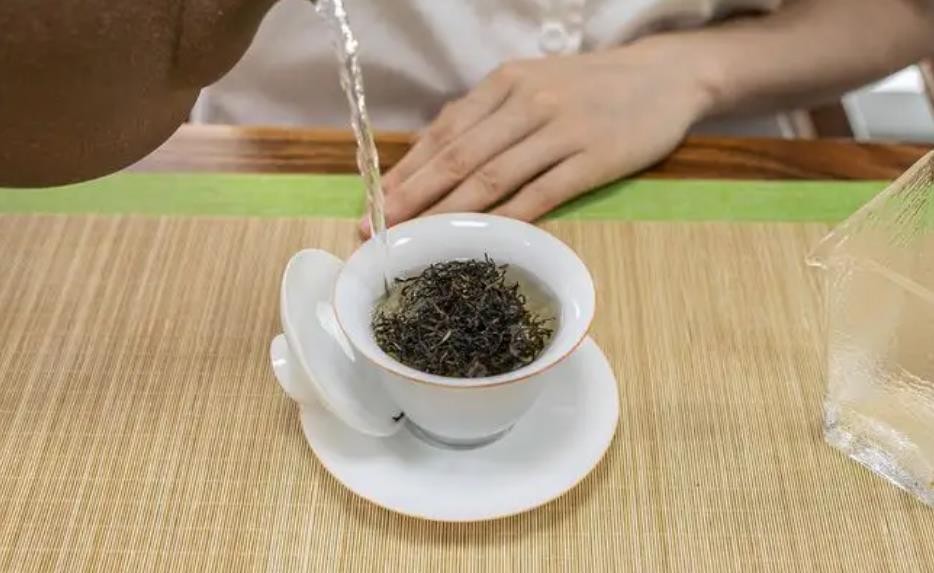 泡茶为什么会苦涩