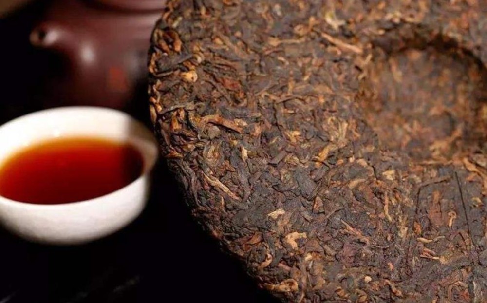 普洱茶熟茶与生茶有哪些区别 生普与熟普的差别