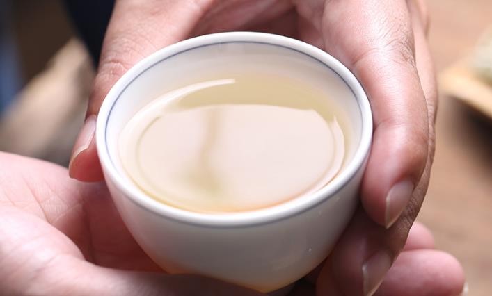 肾结石跟喝茶有关吗