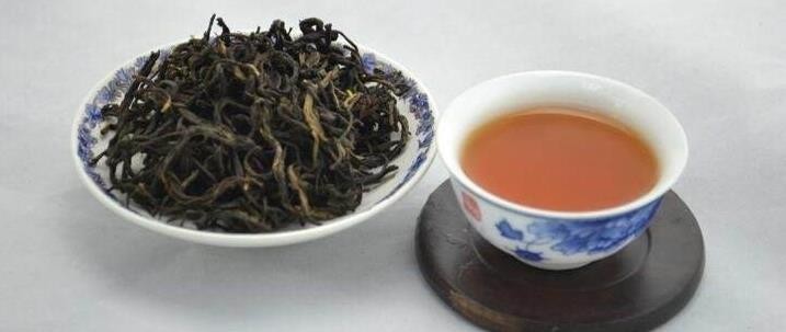 凤凰水仙茶叶外形特点是什么?